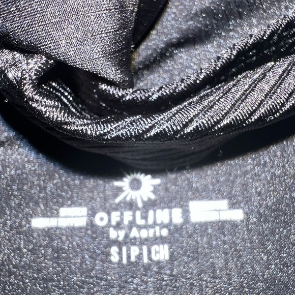 OFFLINE by Aerie Ribbed Black Twist-Front Crop Top – Size Small - Picture 3 of 3